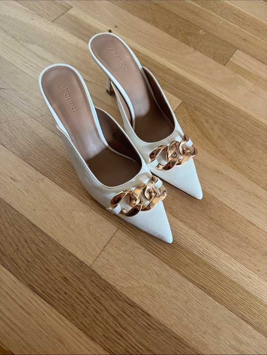 Abound Shoes - Abound White Pointed Toe Mule Heels with Gold Chain